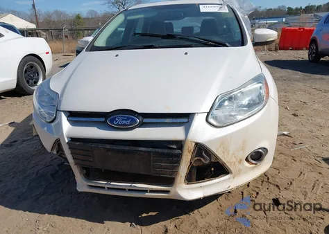 2013 Ford Focus Titanium из США, поврежденный, VIN 1FADP3N25DL203534